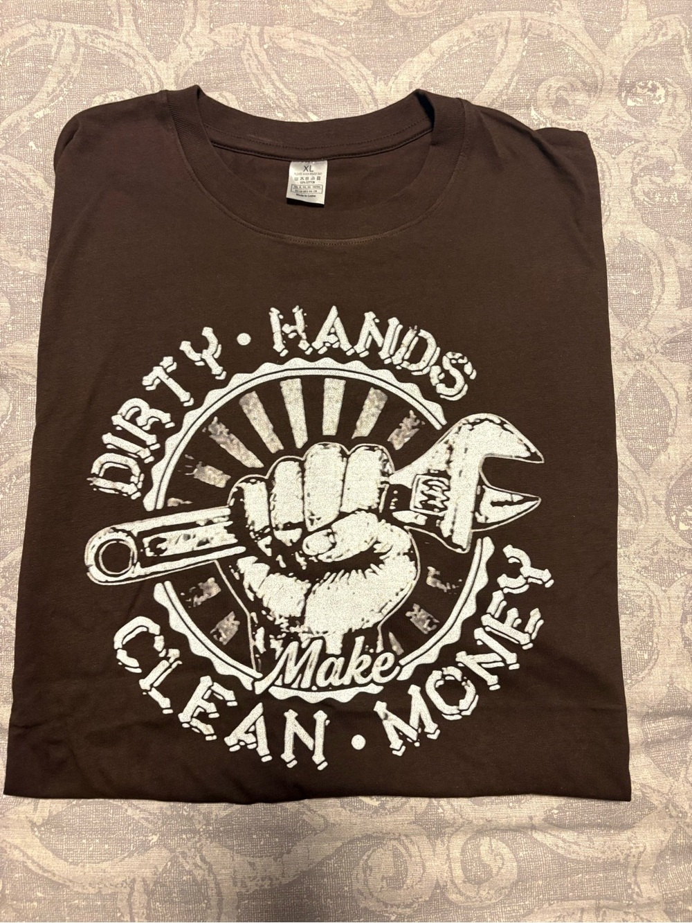 Men’s XL T-Shirt- Dirty Hands - Clean Money Logo